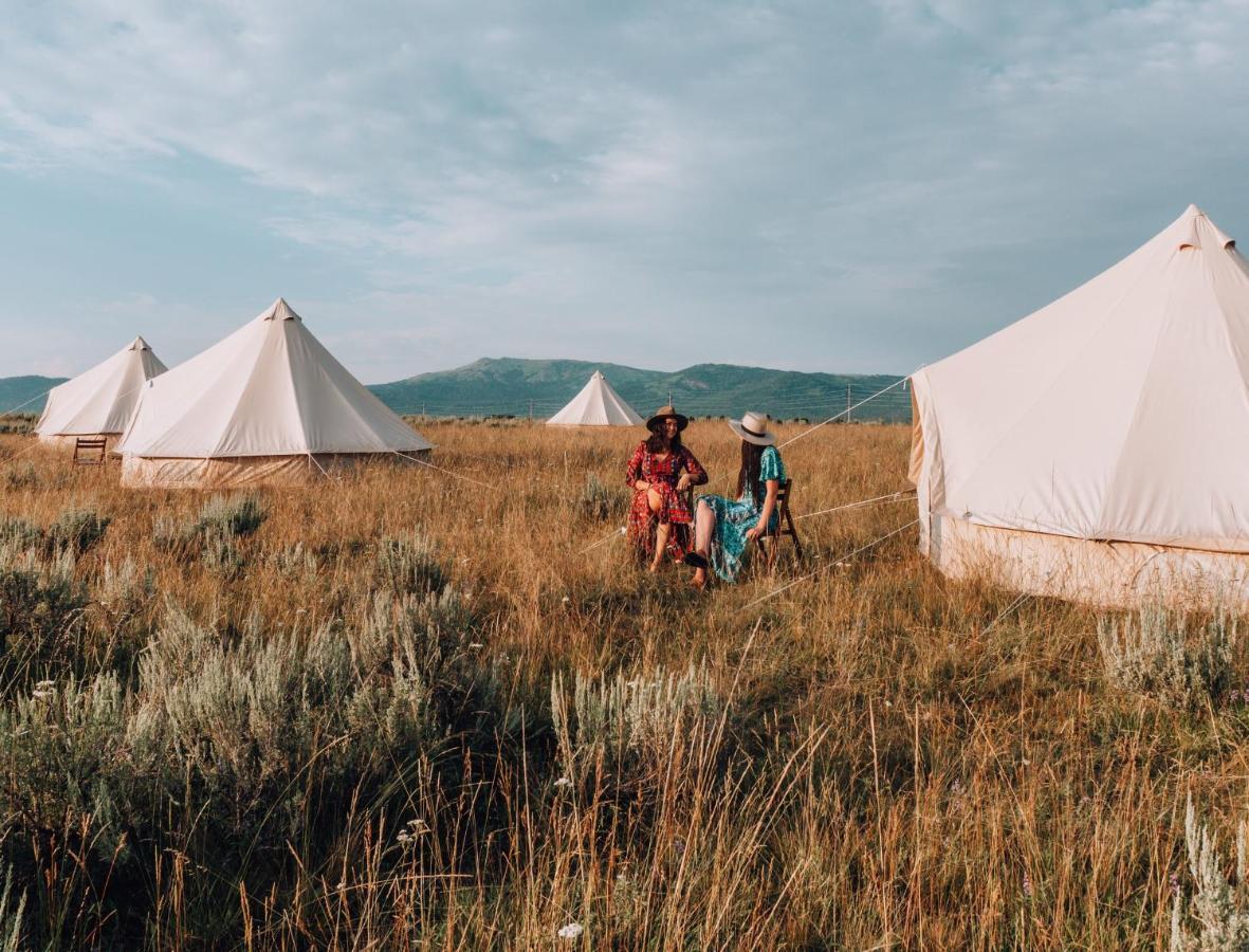 Wander Camp Yellowstone ไอส์แลนด์พาร์ก ภายนอก รูปภาพ